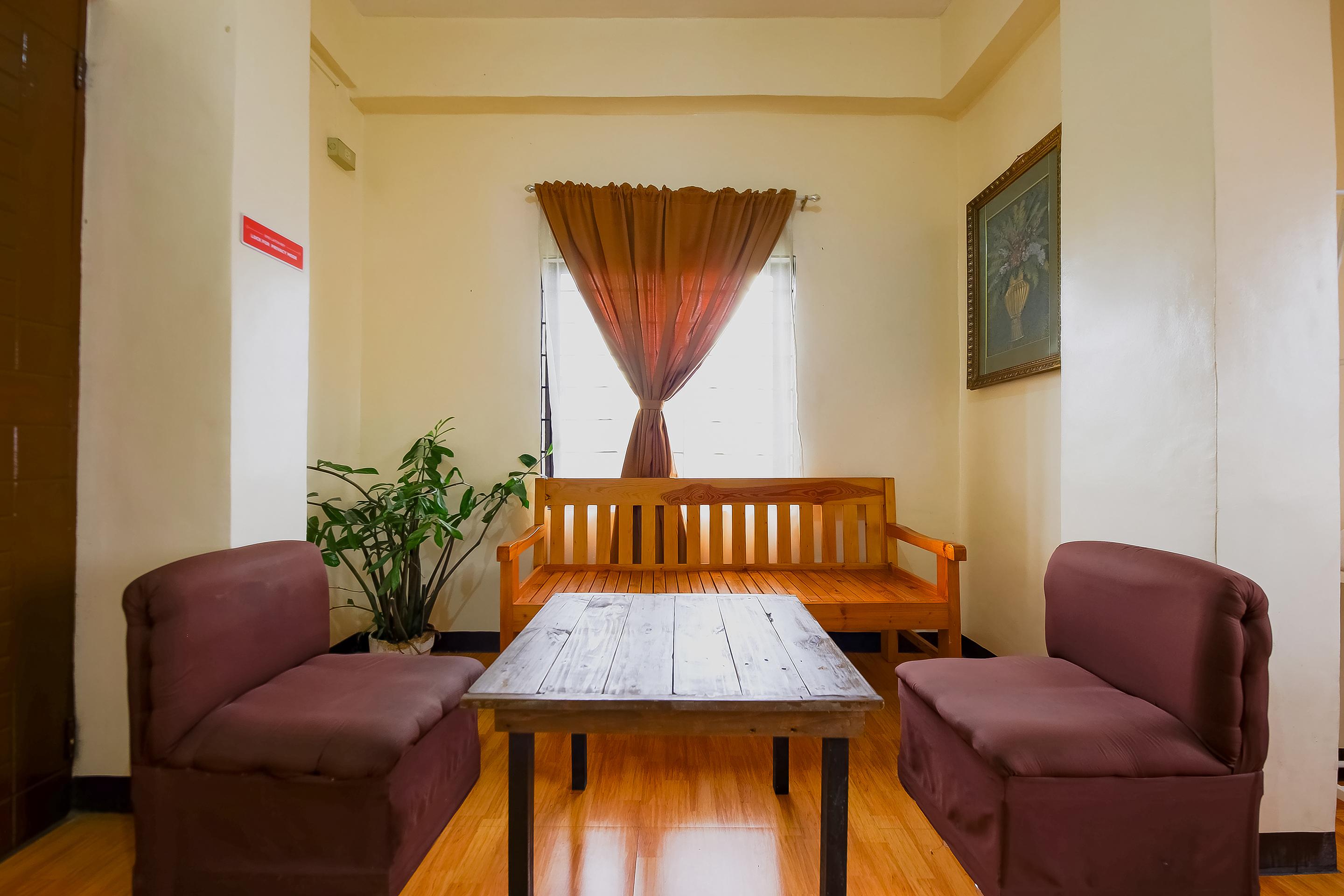 Oyo 431 Apollo 11 Apartelle