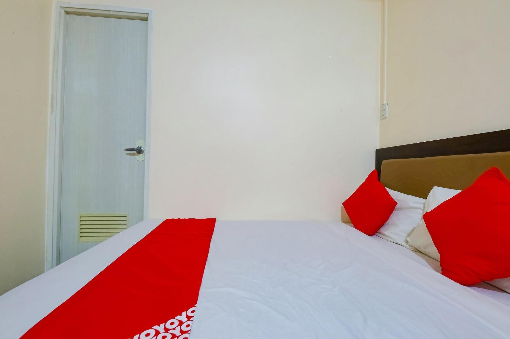 Hotel Oyo 431 Apollo 11 Apartelle 3*