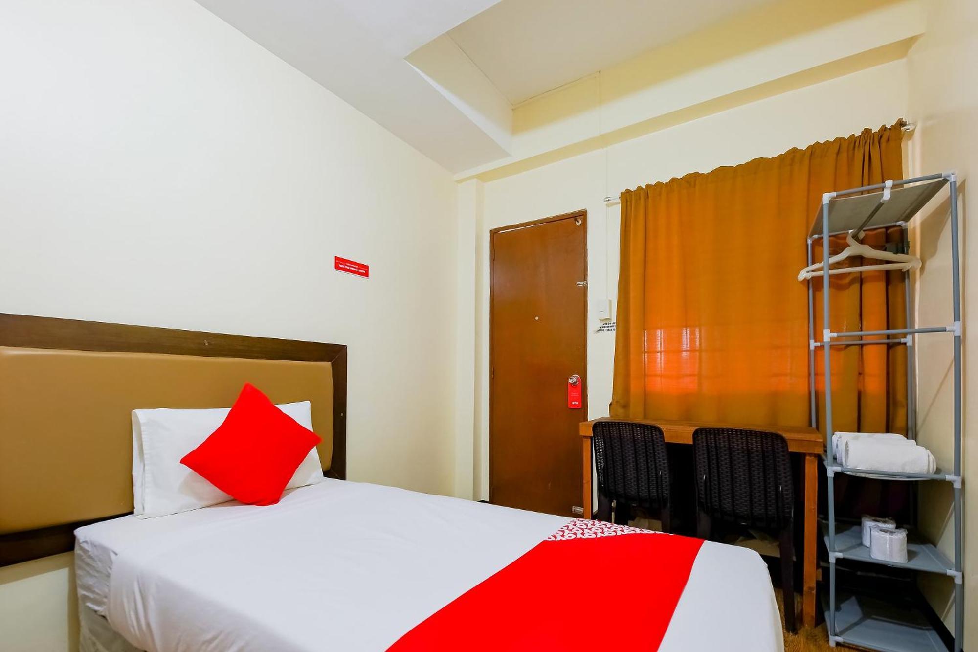 Hotel Oyo 431 Apollo 11 Apartelle Pasay