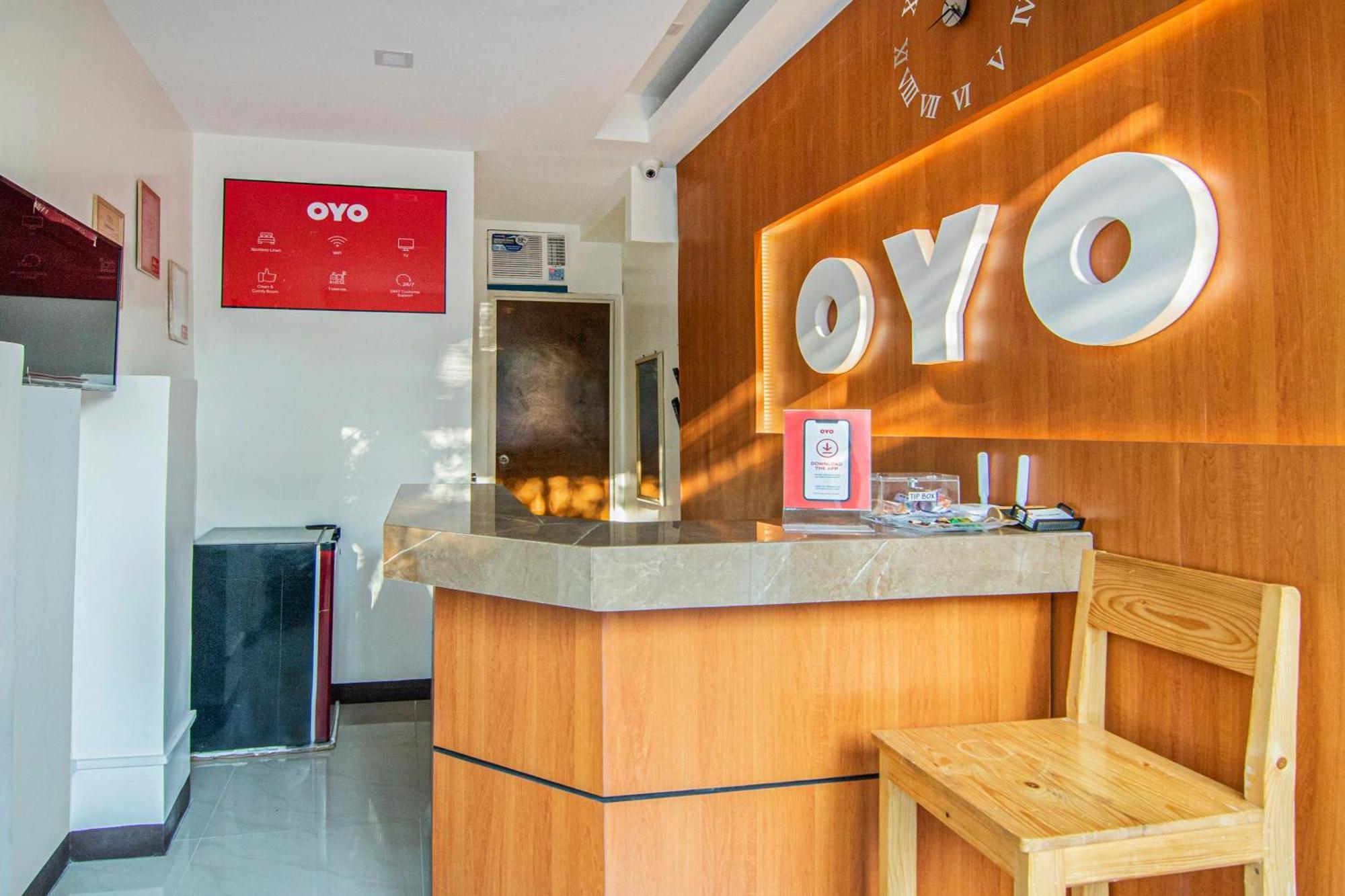 Oyo 431 Apollo 11 Apartelle Hotel 3*