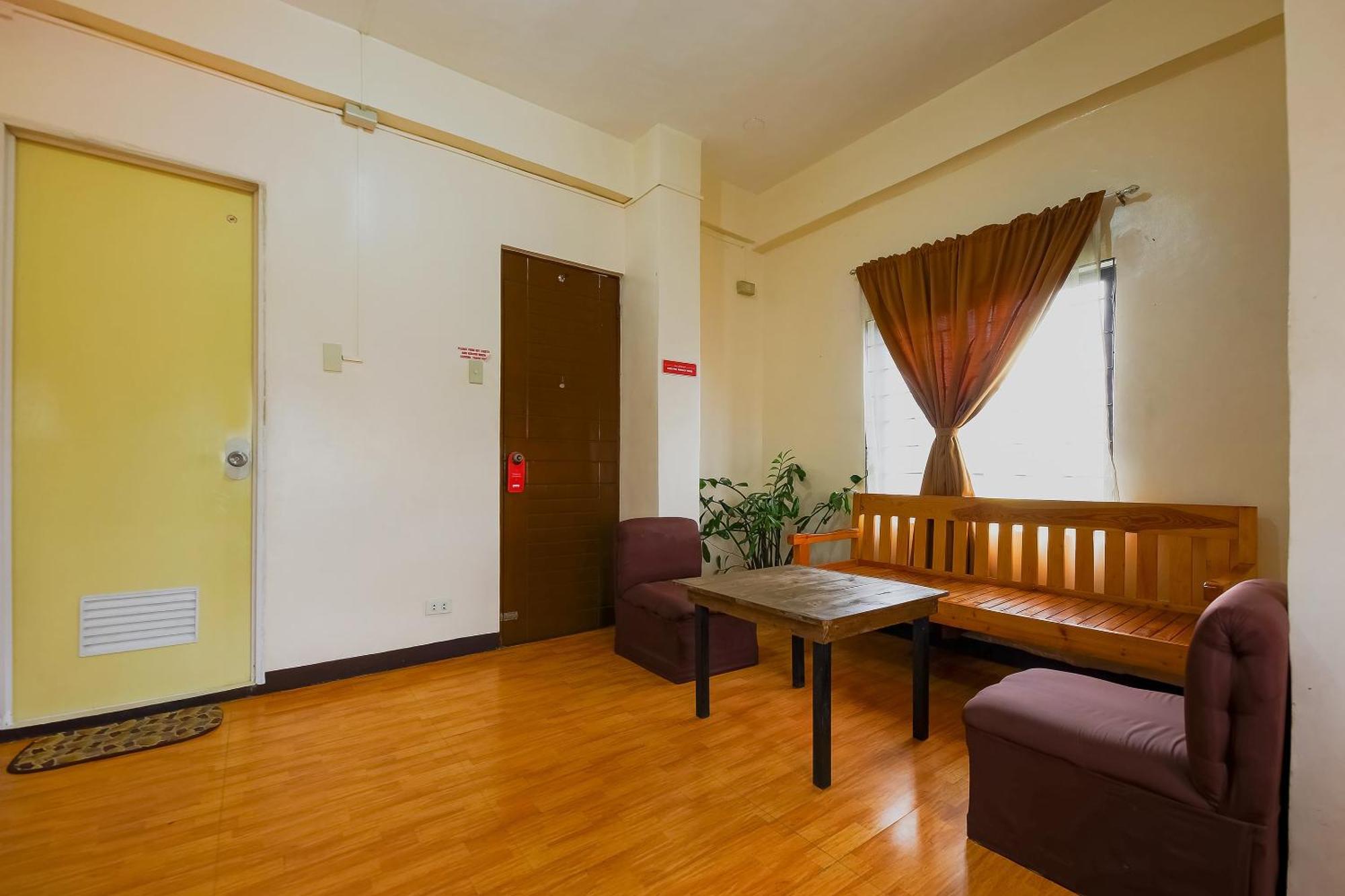 Oyo 431 Apollo 11 Apartelle Hotel 3*